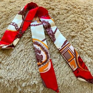 🆕 Gorgeous Twilly Scarf
